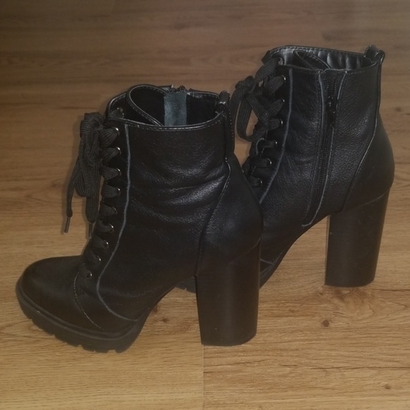 steve madden latch black leather boots